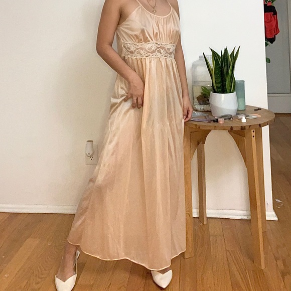 Vintage Night Gown - Picture 3 of 7